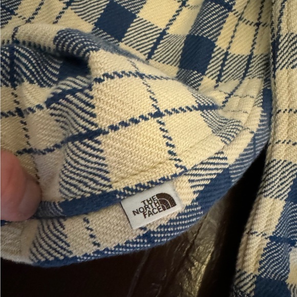 North face Flannel - Picture 4 of 4